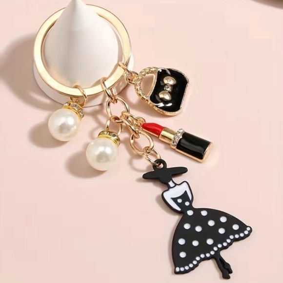 💝Boutique💄 Lady~Lipstick~Purse Keychain w/Pearls 🔑 - Picture 2 of 6